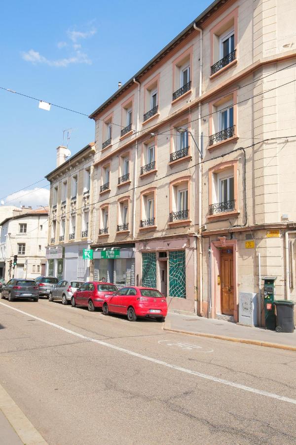 Le Rhinoceros, T1 Hypercentre Chic Et Cosy, Wifi Par Sovalfi Apartment Saint-Etienne  Bagian luar foto
