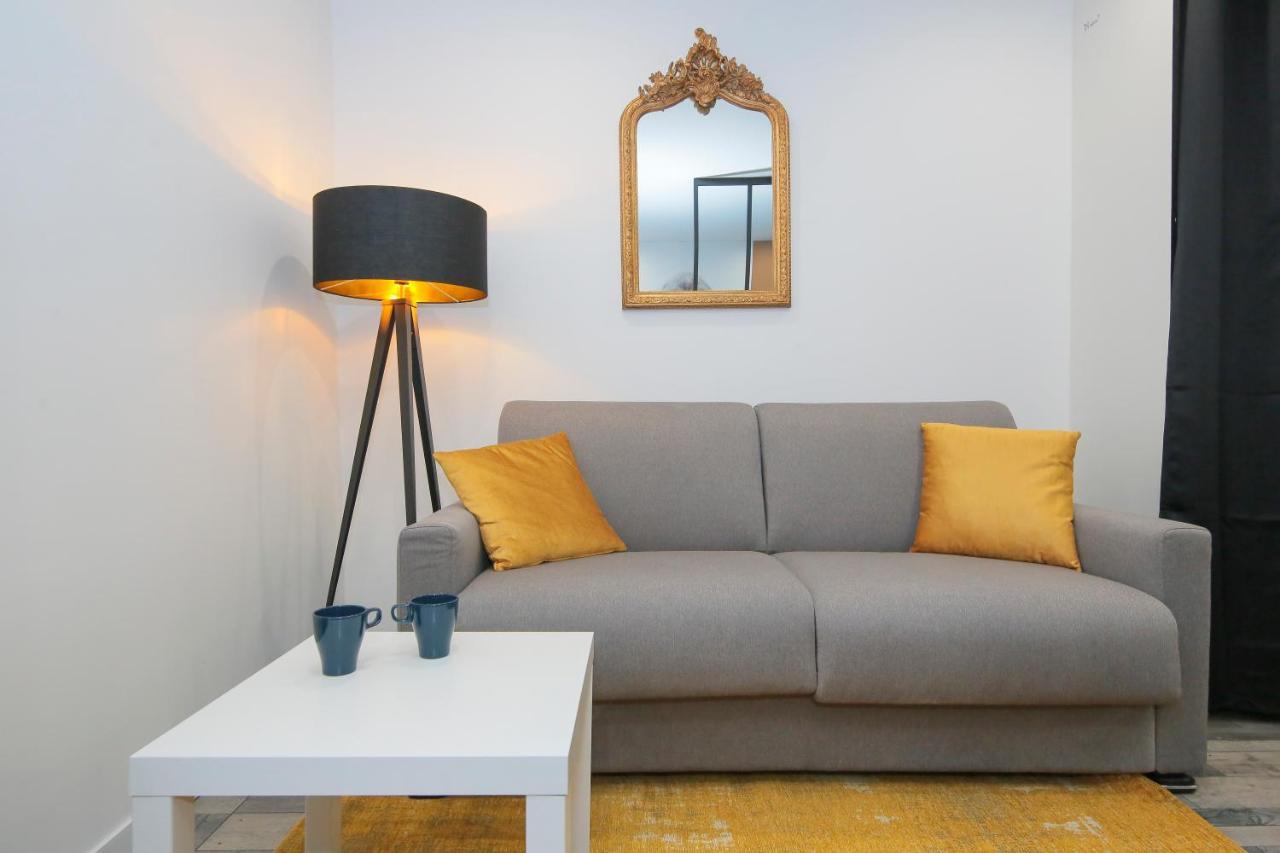 Le Rhinoceros, T1 Hypercentre Chic Et Cosy, Wifi Par Sovalfi Apartment Saint-Etienne  Bagian luar foto